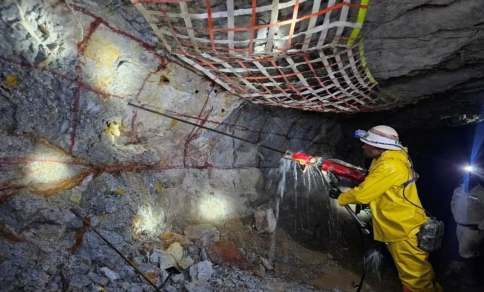 남아공·가나·미국... 문닫았던 금광 다시 캔대요!