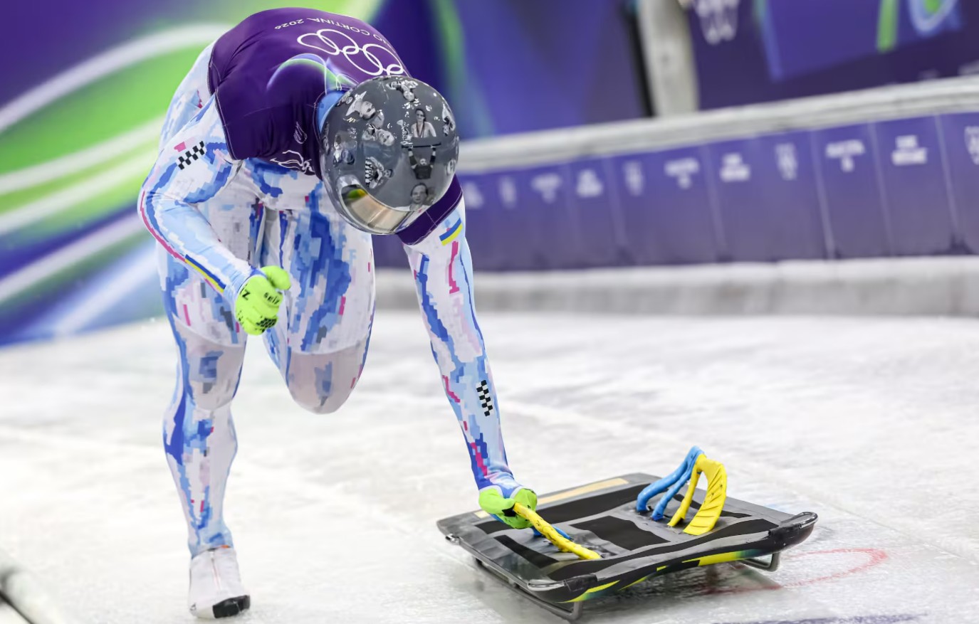 전쟁 희생 동료 추모가 스포츠 정신에 어긋나나