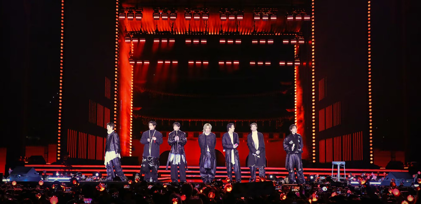 BTS 보러 26만명 온다더니 겨우 4만명! 광화문 공연 다음날 하이브 주가는 17% 뚝