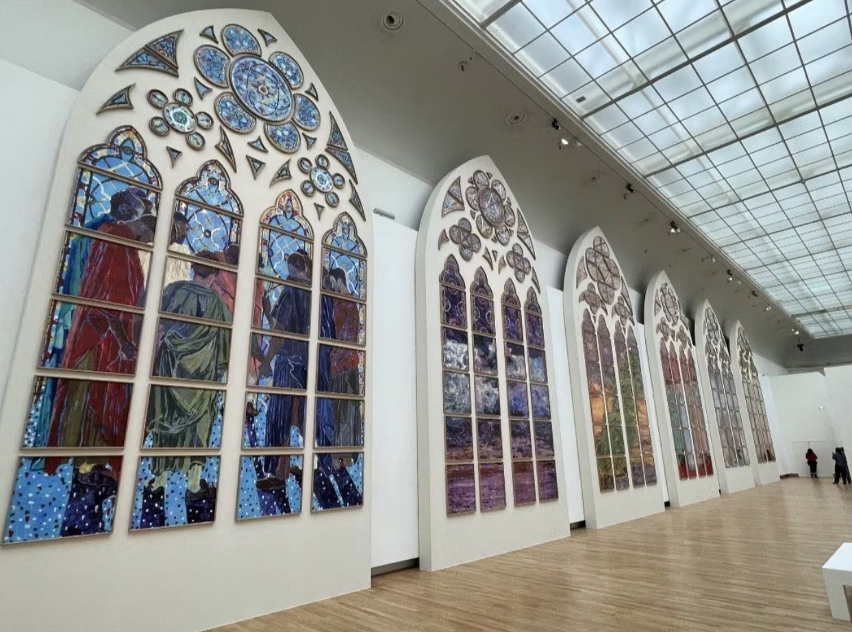 14세기에 지어진 '노트르담 대성당'에 21세기 '스테인드글라스'가?