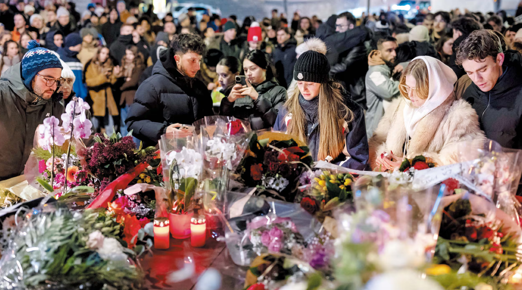 설레는 마음으로 쏘아 올린 폭죽, 40명 목숨 앗아갔어요