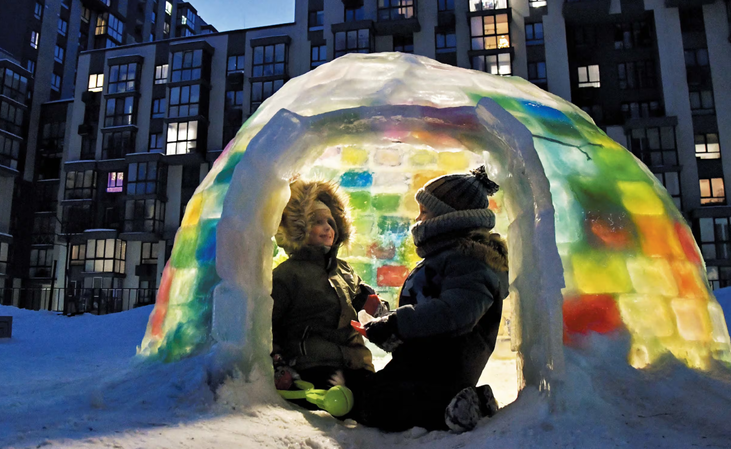 난방 부족한 우크라 아이들의 쉼터, 무지개 이글루
