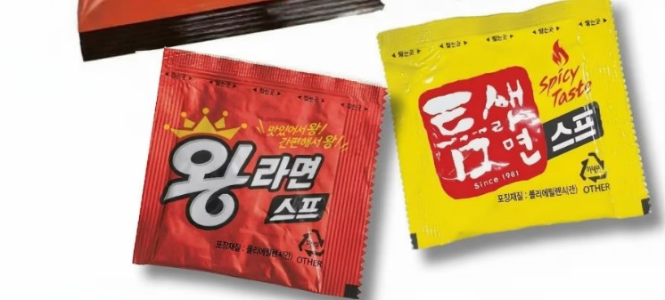 라면 봉지에서 수프만 따로 꺼내 팔았더니 인기!