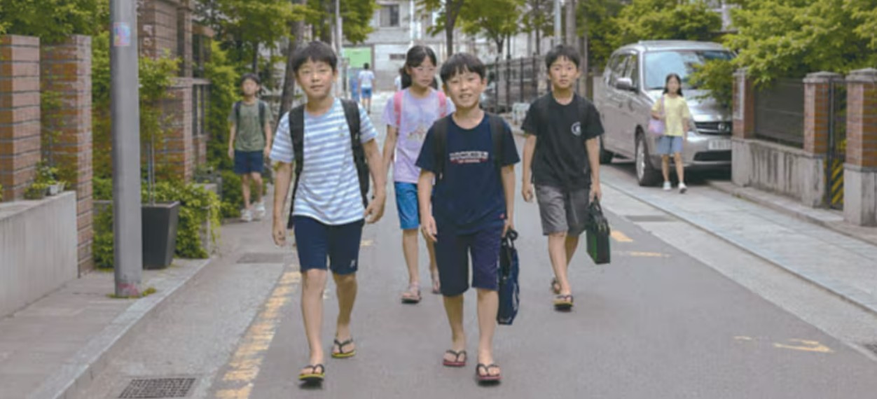 플립플랍 자주 신으면 어깨 말리고 자세 구부정해져요